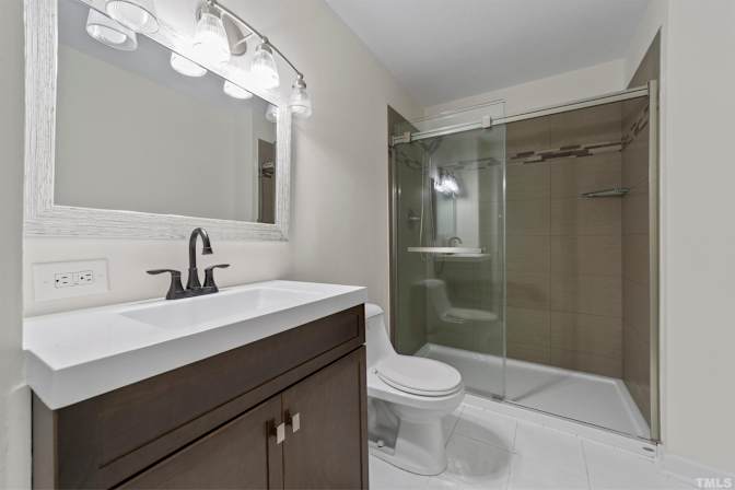 Alcove Rooms's room