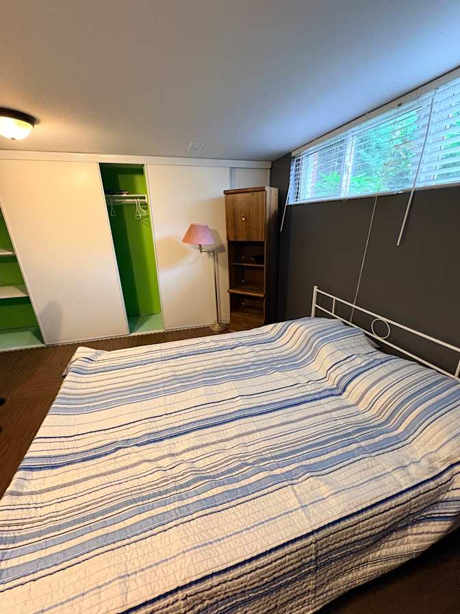Holly Mills's room