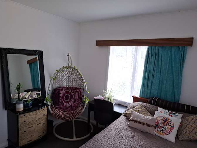 Lee's room