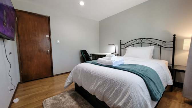 Bnb Aurora's room