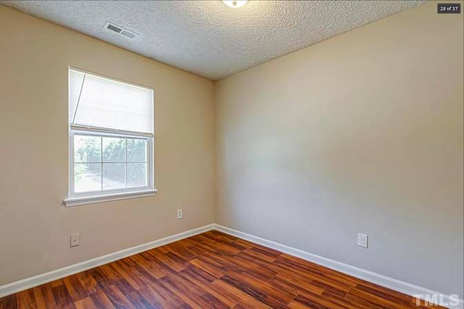 Alcove Rooms's room