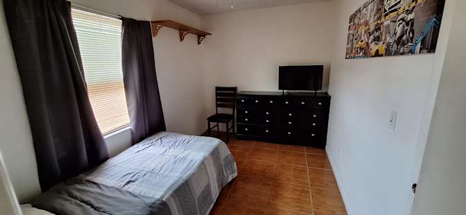Juan's room