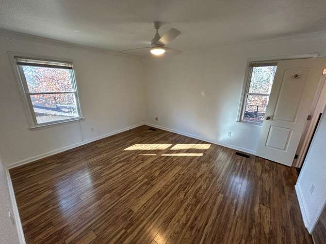 Alcove Rooms's room