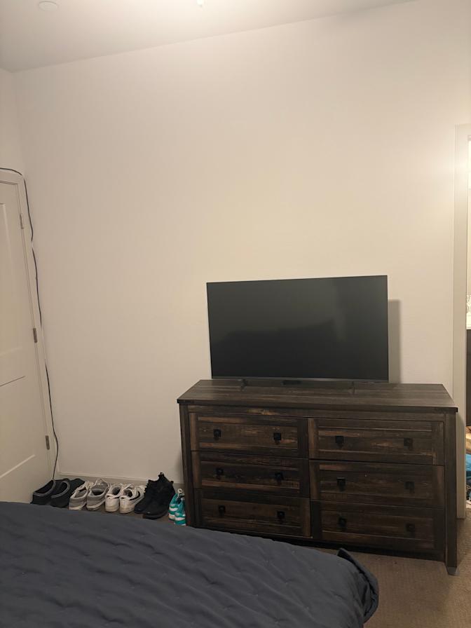 B's room