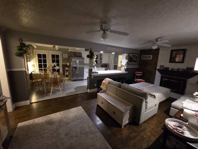 angel VALDEZ's room