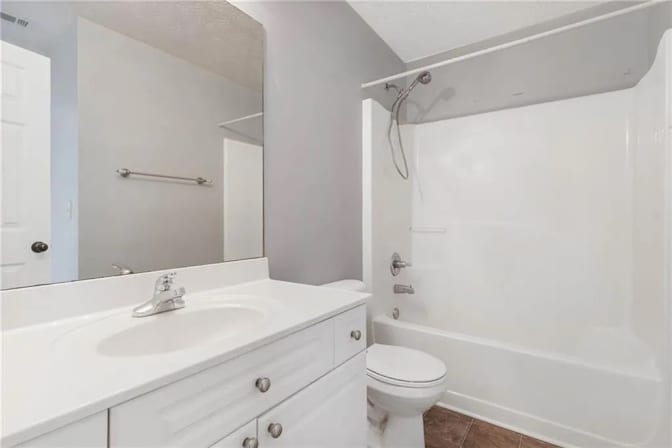 Alcove Rooms's room