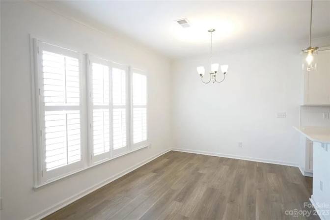 Alcove Rooms's room