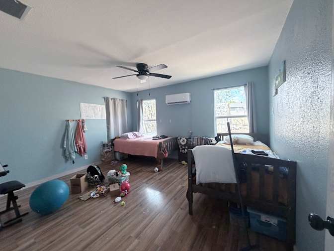 Liz's room