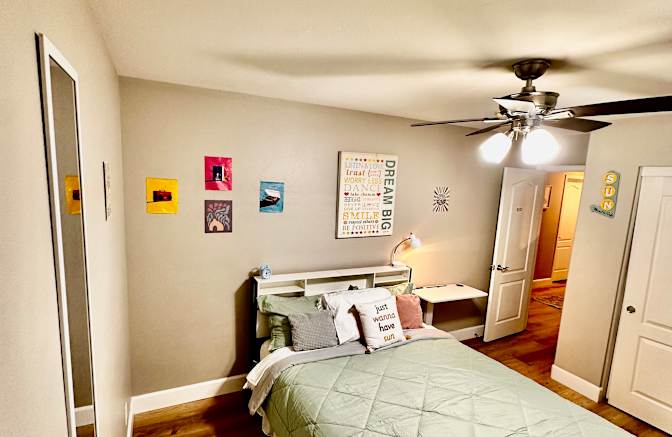 TheOakVista's room