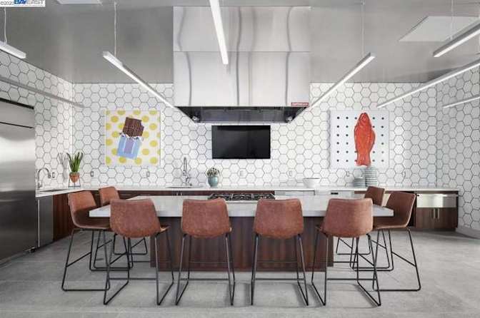 Golden Gate Rentals's room