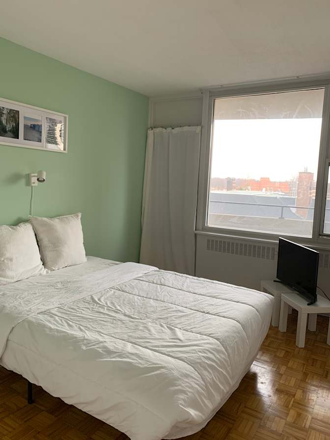 R's room