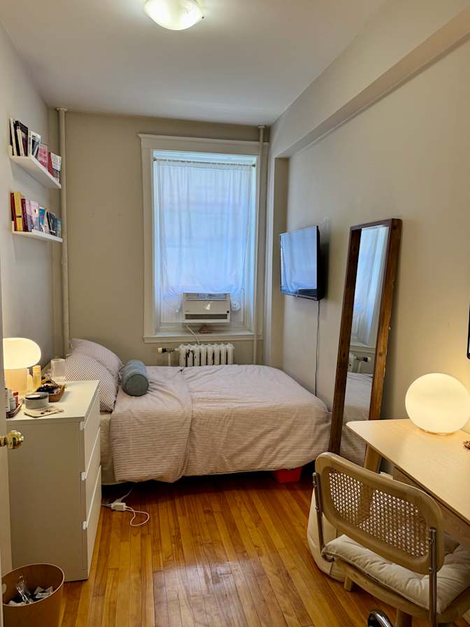 Ana's room