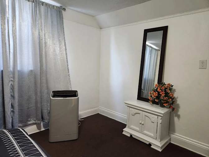 Kaiser Long's room