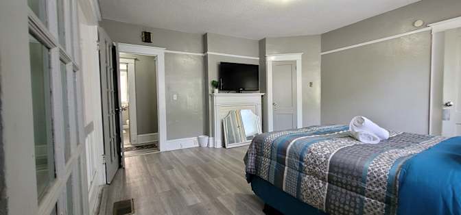GBU Holdings Group's room