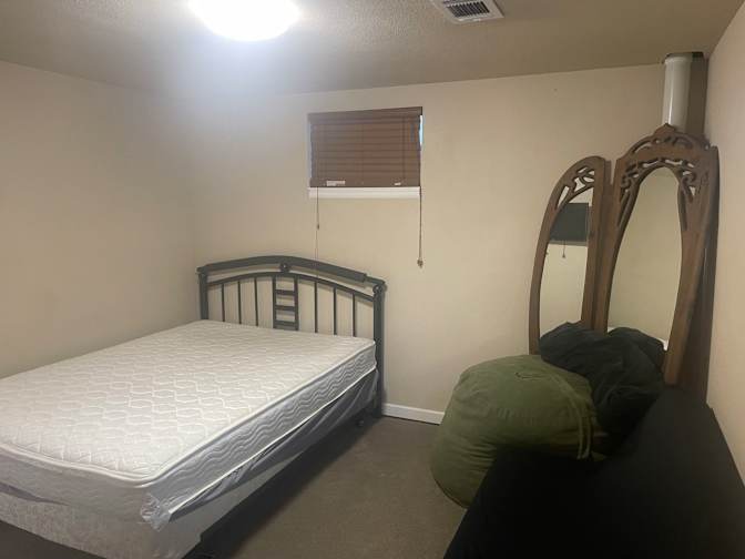 Lief's room