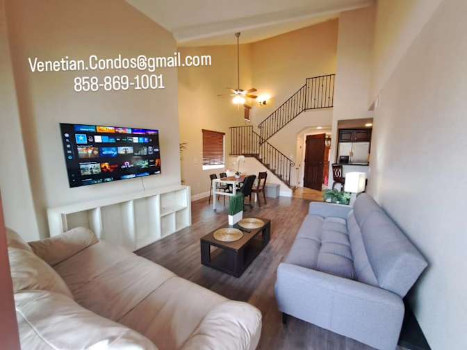 Venetian Condos's room