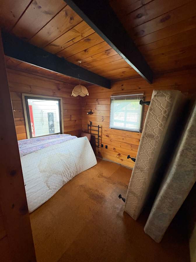 Alan Antony's room