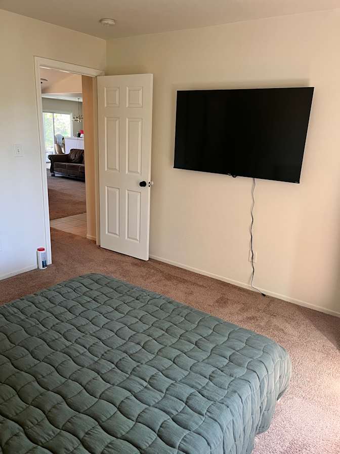 Nydia's room