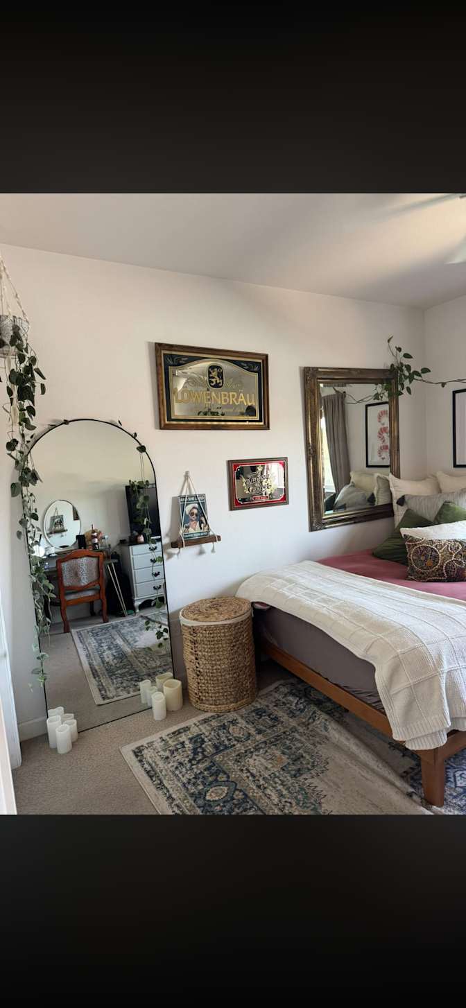 Elyse's room