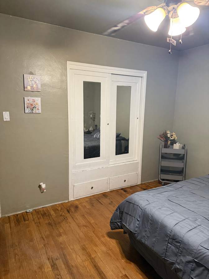 Kirstina L Hicks's room