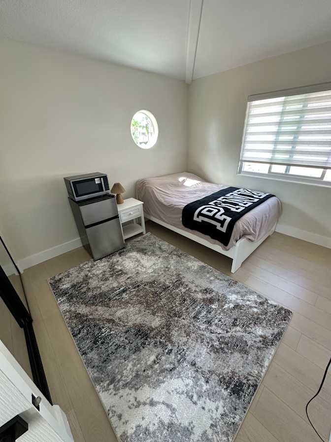 DAVOUD ABBASI's room