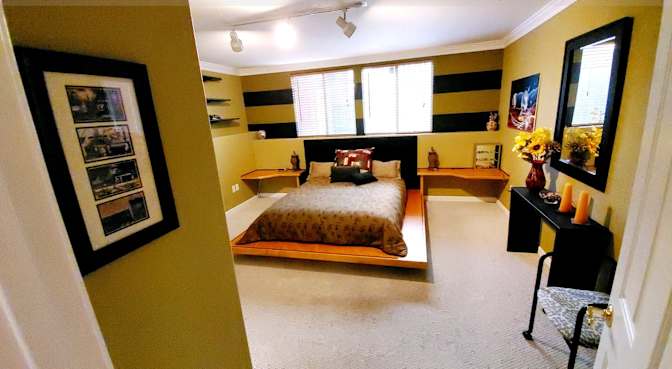 E's room
