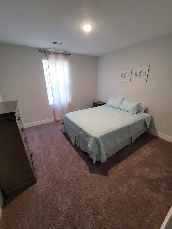 Ken's room