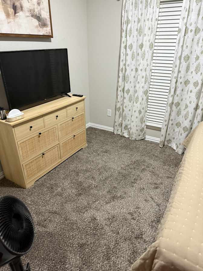Elle's room