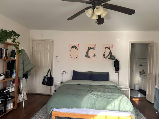 Large room with ensuite bathroom for rent's room