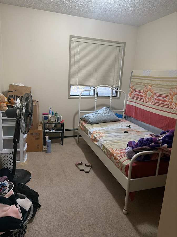 Khushbu Patel's room