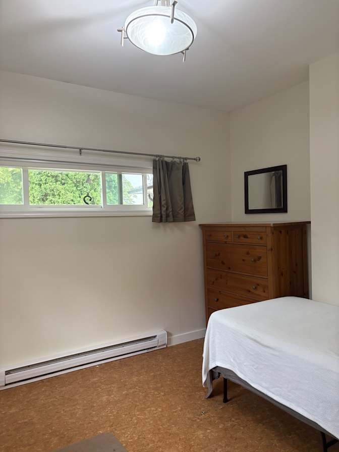 GJ's room