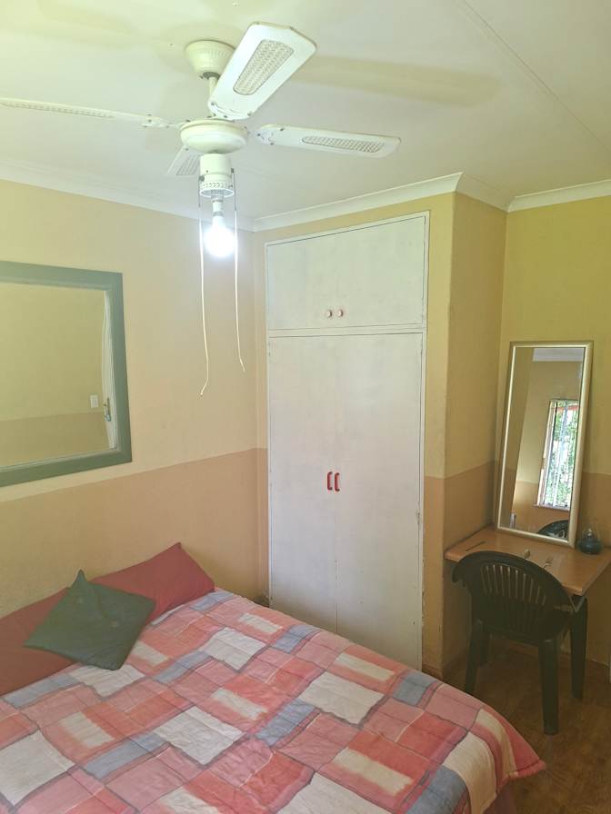 Deon's room