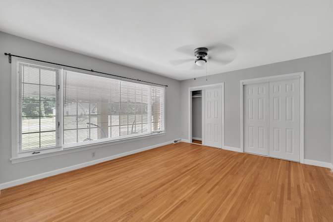 lifedoorrentals's room