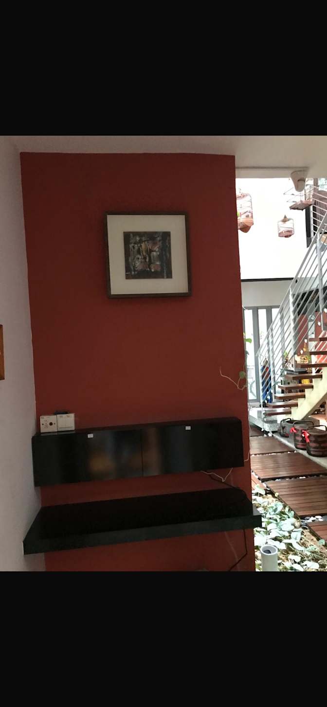 Eddie's room