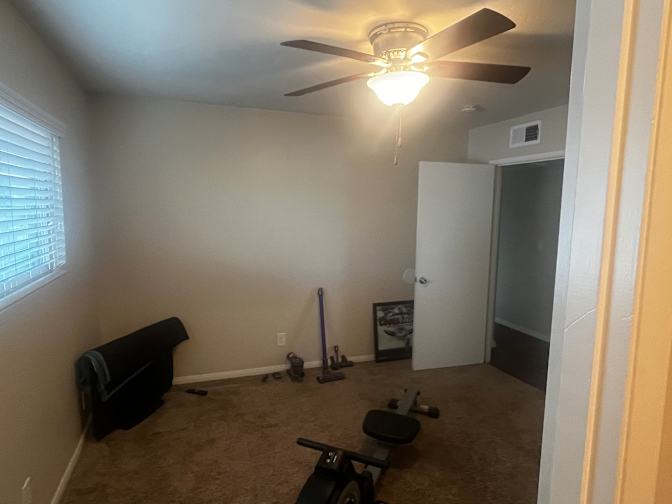Ron 's room