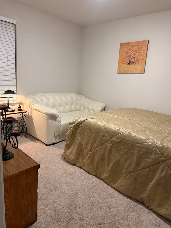 Mona's room