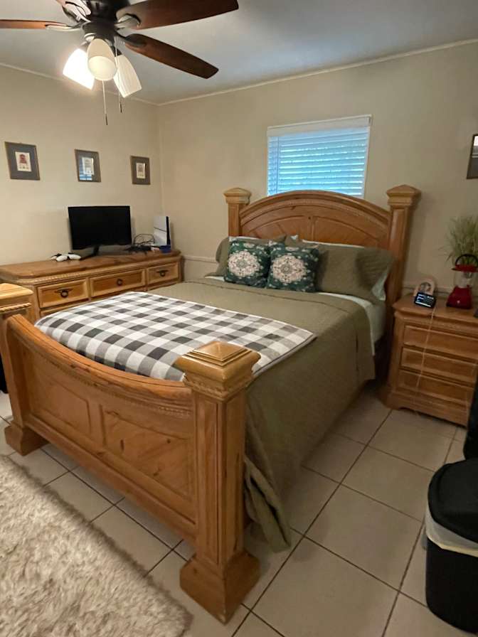 Elissa's room