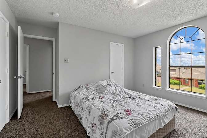 Ola's room