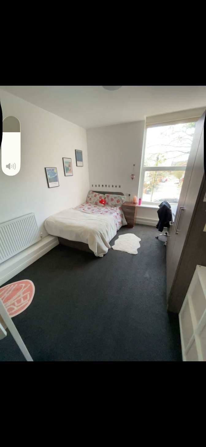 Ivan Feng's room