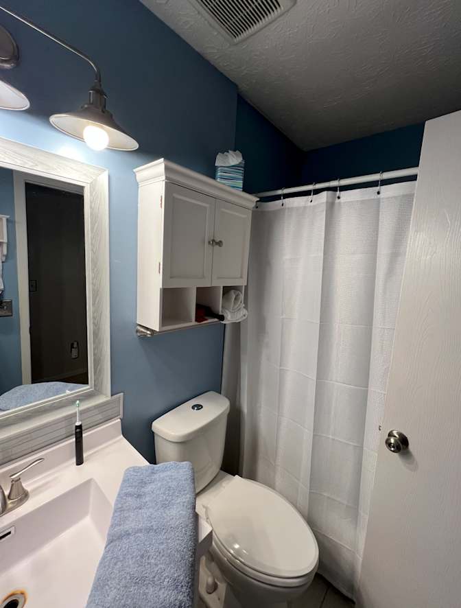Thomas's room