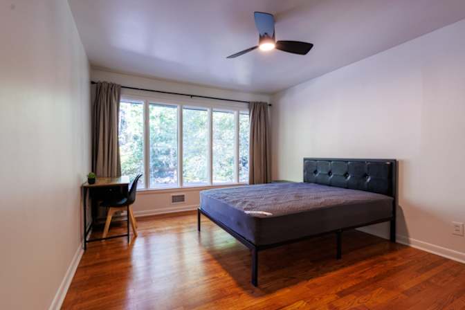 Thao's room