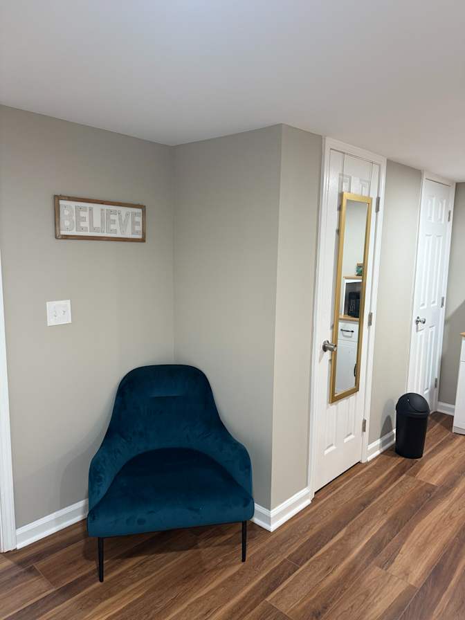 Alcove Rooms's room