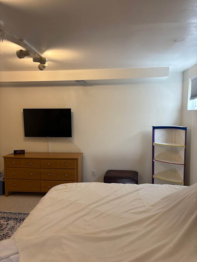 Mercedeh's room