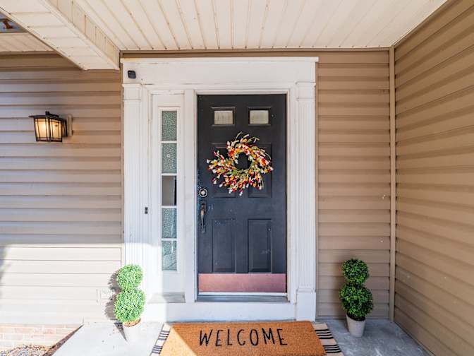 lifedoorrentals's room