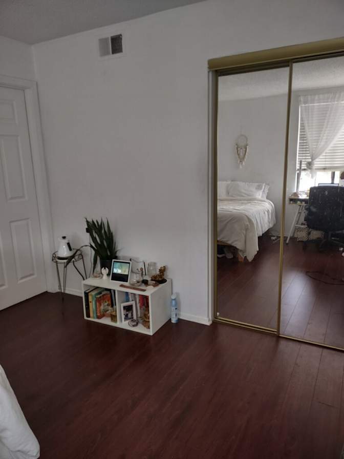 Elisa's room