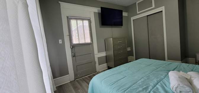 GBU Holdings Group's room