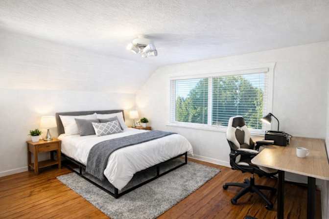 Denis's room