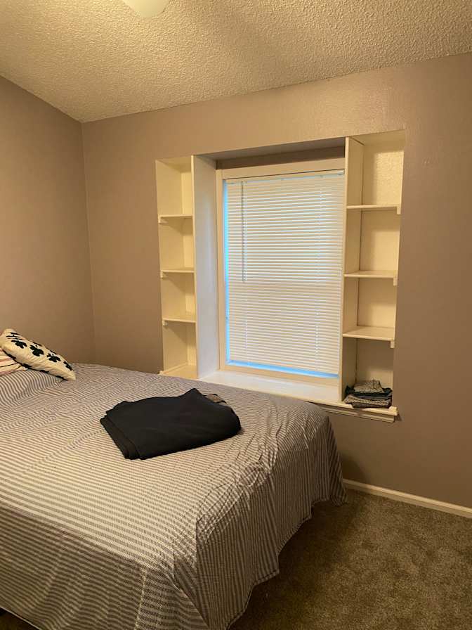 Bradyhart1's room