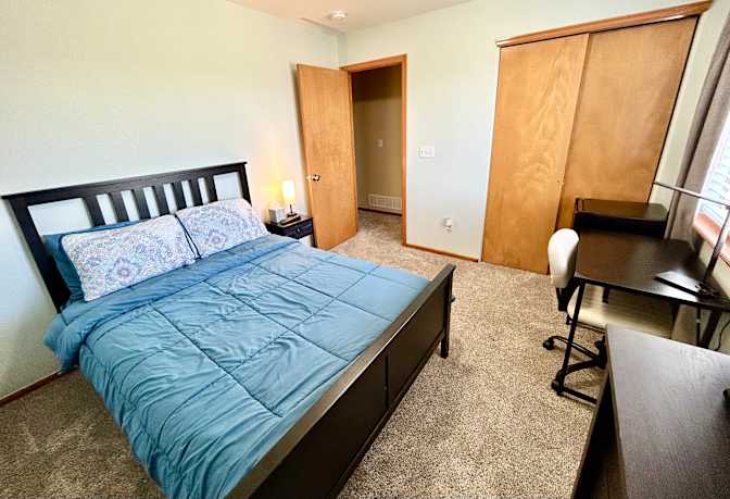 Enrique's room