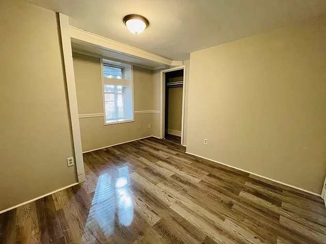 Alcove Rooms's room